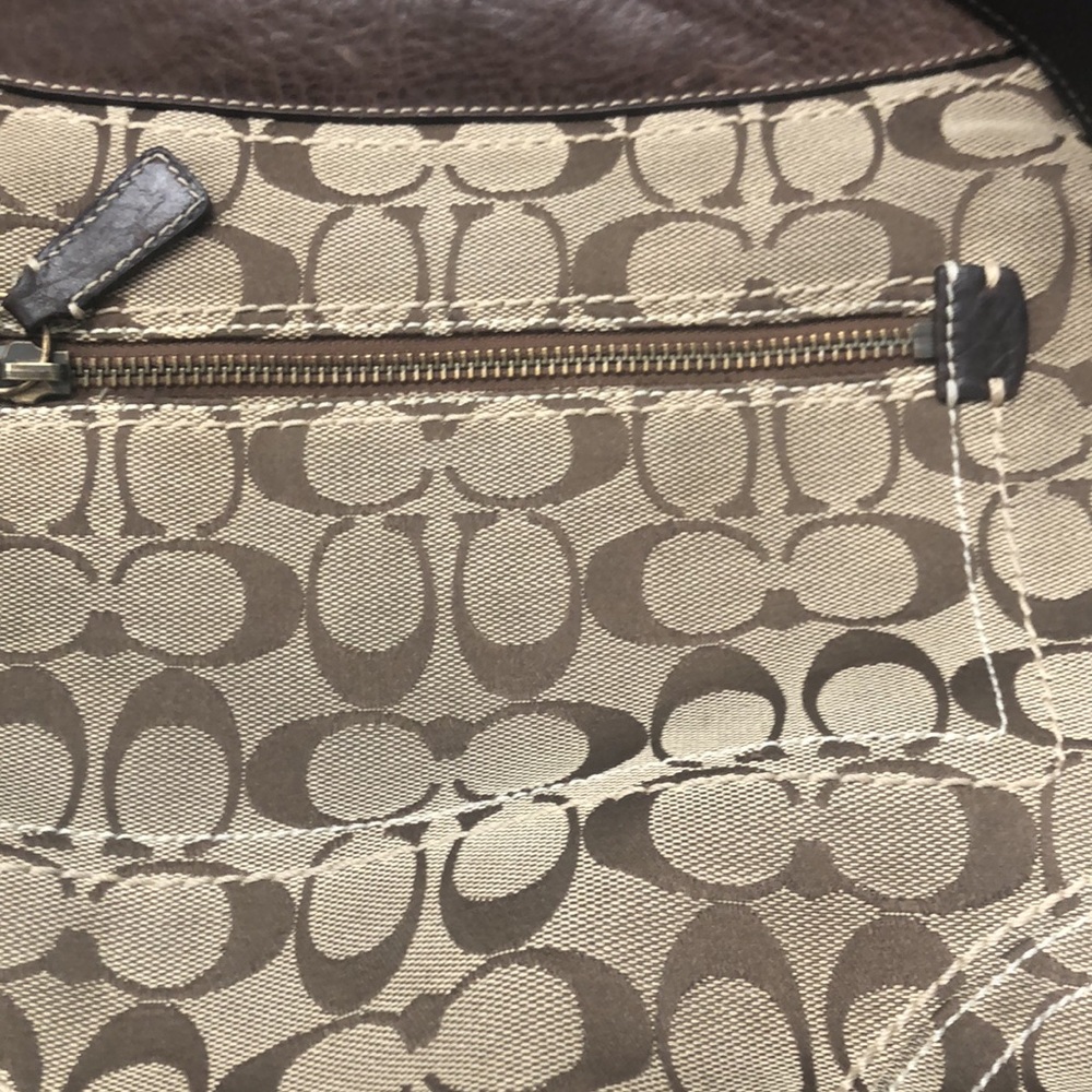 Coach purse - Picture 5 of 8